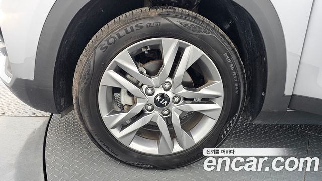 Kia Seltos Diesel 1.6 2WD Prestige - фото 4