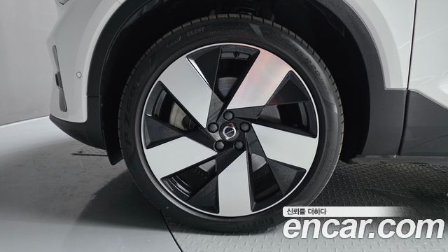 Volvo C40 Twin Ultimate - фото 4