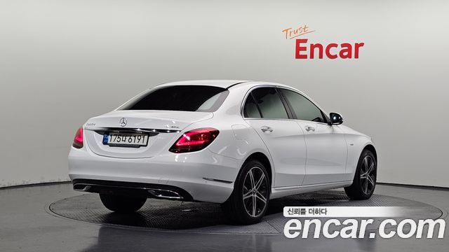 Mercedes-Benz C-Class W205 C220 d 4MATIC - фото 1