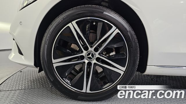Mercedes-Benz C-Class W205 C220 d 4MATIC - фото 4