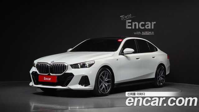 BMW 5-Series G60 520i M Sport - фото 0