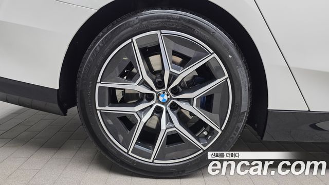 BMW 5-Series G60 520i M Sport - фото 4