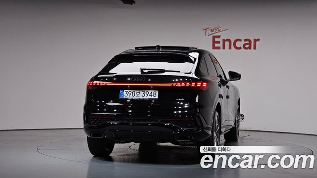 Audi Q5 40 TFSI 콰트로 S Line Sportback - фото 2