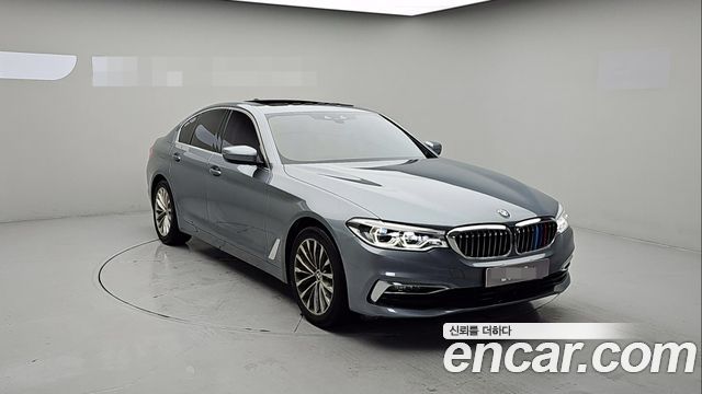 BMW 5-Series G30 530i xDrive Luxury Plus - фото 2