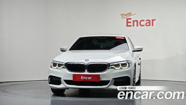BMW 5-Series G30 520i M Sport - фото 2