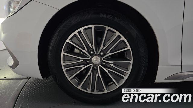 Hyundai Grandeur IG, гибрид Exclusive - фото 4