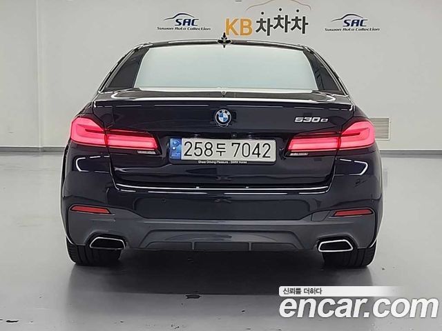 BMW 5-Series G30 530e M Sport - фото 2