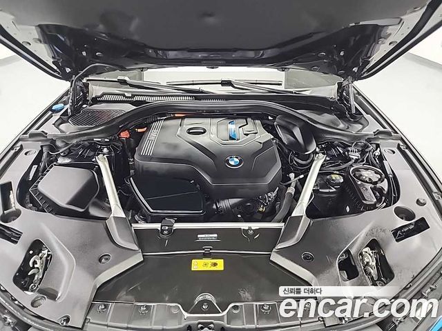 BMW 5-Series G30 530e M Sport - фото 4