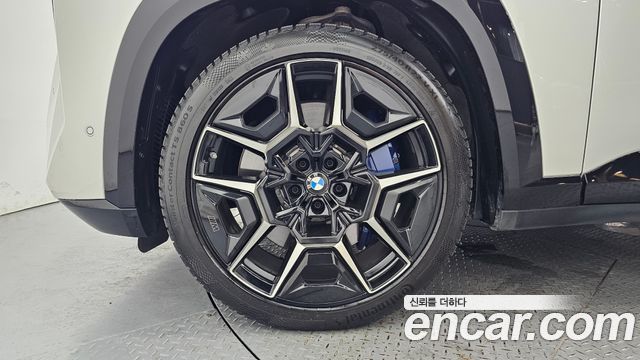 BMW XM G09 4.4 - фото 4