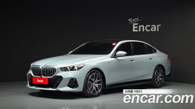 BMW 5-Series G60 520i M Sport - фото 0
