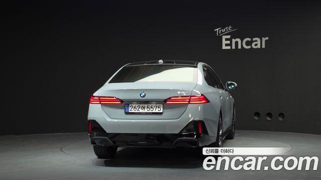 BMW 5-Series G60 520i M Sport - фото 3
