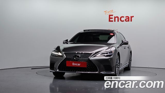 Lexus LS LS500 3.5 Luxury AWD - фото 2