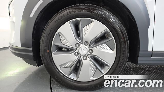 Hyundai Kona Premium - фото 4
