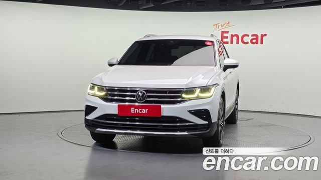 Volkswagen Tiguan 2-го поколения 2.0 TDI 4-Motion Premium - фото 2