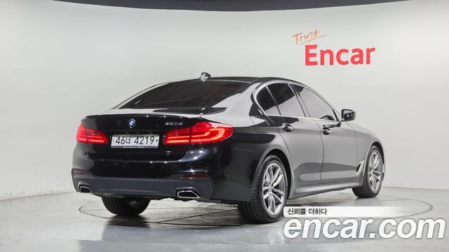 BMW 5-Series G30 520d Luxury Plus - фото 1