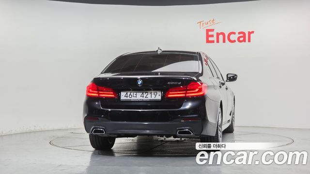 BMW 5-Series G30 520d Luxury Plus - фото 3