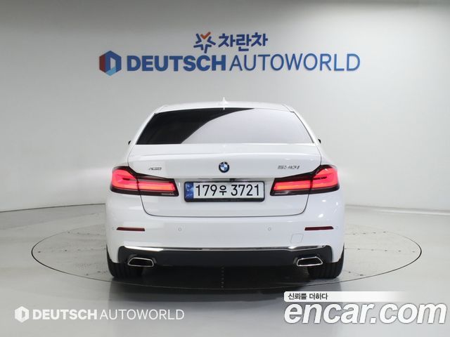 BMW 5-Series G30 530i xDrive Luxury - фото 3