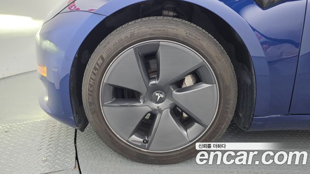 Tesla Model 3 Long Range AWD - фото 4