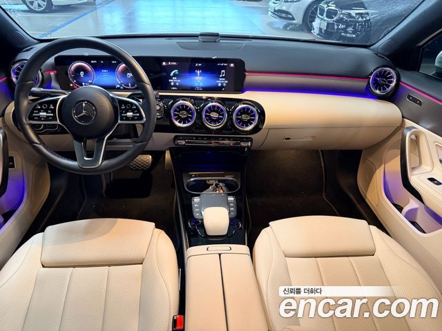 Mercedes-Benz A-Class W177 A220 Sedan - фото 0
