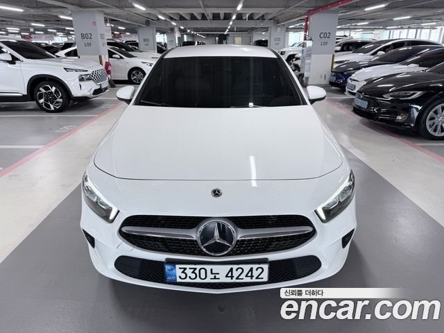 Mercedes-Benz A-Class W177 A220 Sedan - фото 2