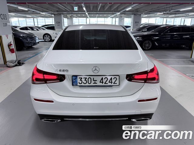 Mercedes-Benz A-Class W177 A220 Sedan - фото 4