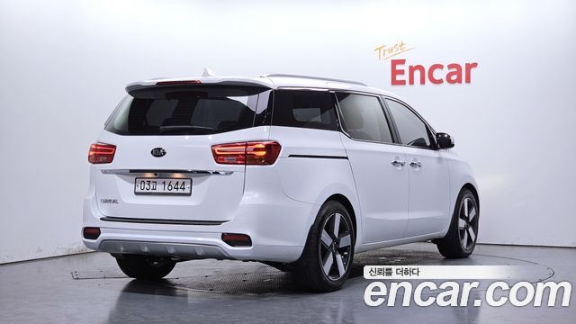 Kia Carnival Новый 9-Seater Noblesse Special - фото 1