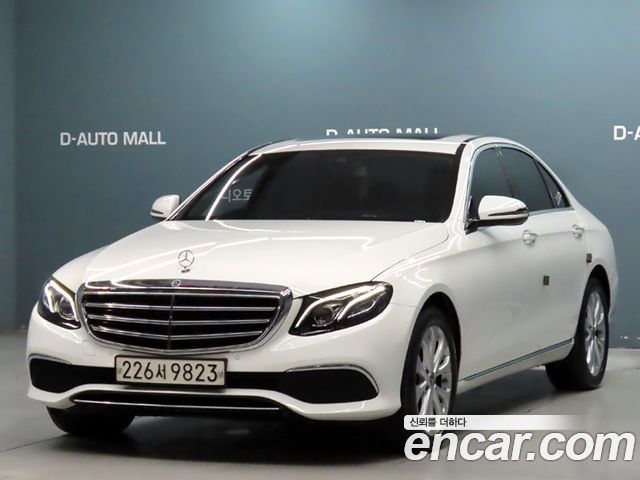 Mercedes-Benz E-Class W213 E220d 4MATIC Exclusive - фото 0