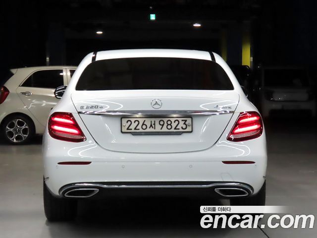 Mercedes-Benz E-Class W213 E220d 4MATIC Exclusive - фото 2