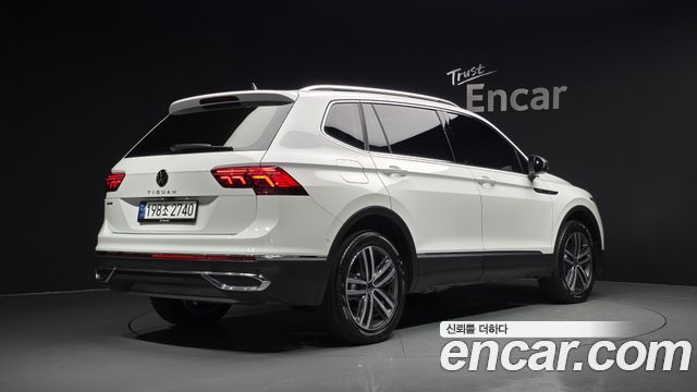 Volkswagen Tiguan 2.0 TSI Prestige - фото 1