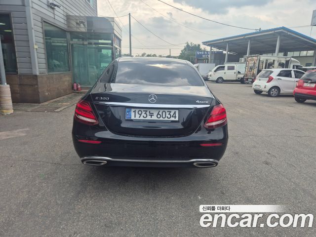 Mercedes-Benz E-Class W213 E300 4MATIC Exclusive - фото 2