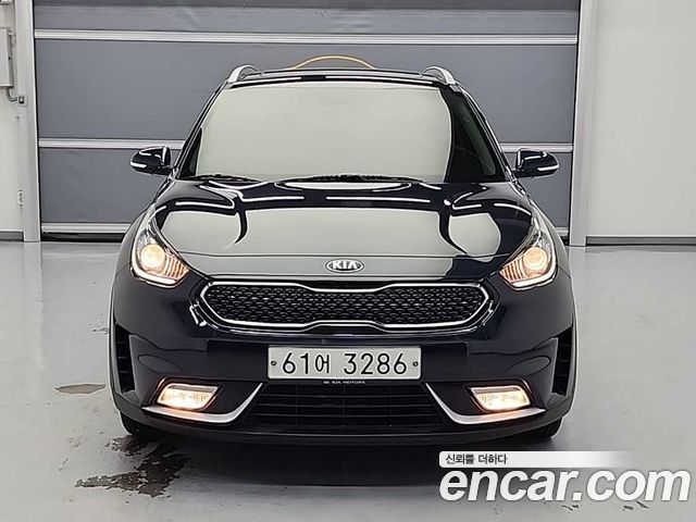 Kia Niro Prestige - фото 1