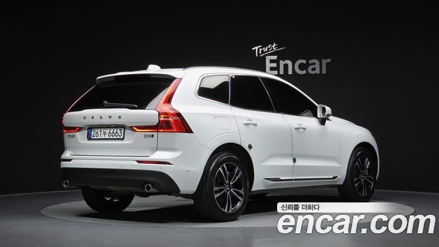 Volvo XC60 2-го поколения D5 Momentum - фото 1