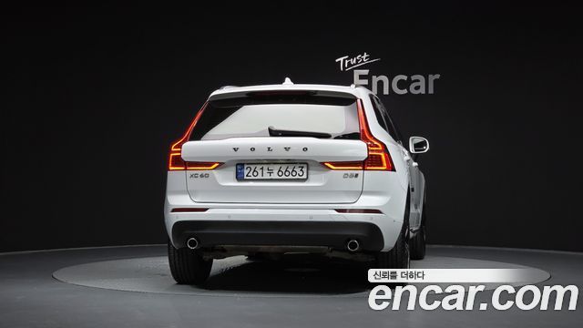 Volvo XC60 2-го поколения D5 Momentum - фото 3