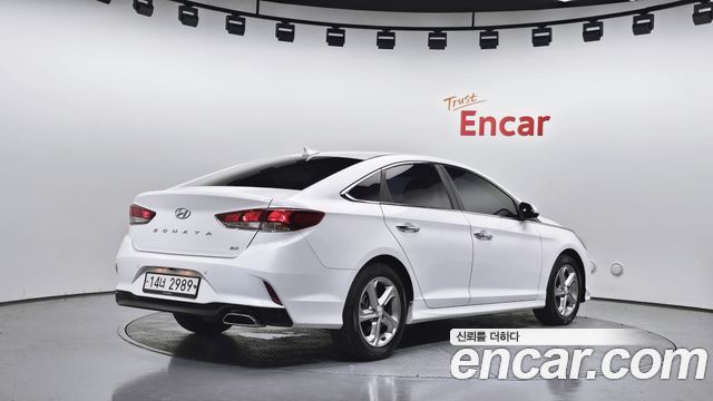 Hyundai Sonata 2.0 Smart Choice - фото 1