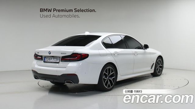 BMW 5-Series G30 530i xDrive M Sport Package - фото 1