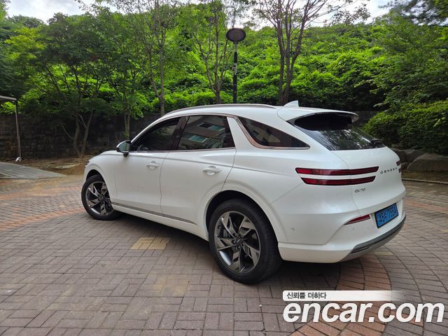 Genesis GV70 e-AWD - фото 3