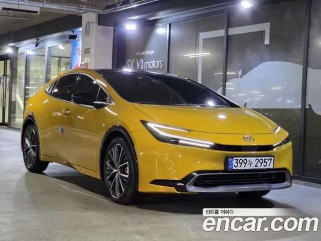 Toyota Prius 5-го поколения 2.0 XLE - фото 1