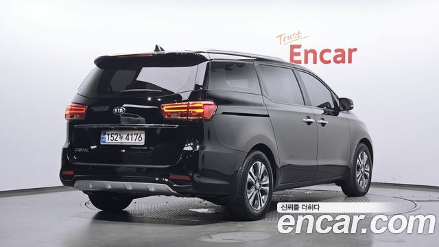 Kia Carnival Новый 9-Seater Luxury - фото 1