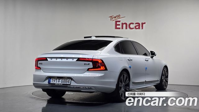 Volvo S90 B6 AWD Ultimate Bright - фото 1