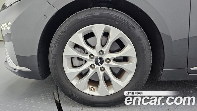Kia K8 2.5 Gasoline 2WD Noblesse - фото 4