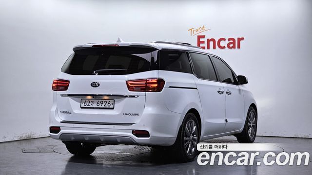 Kia Carnival Новый Gasoline 7-Seater Limousine President - фото 0