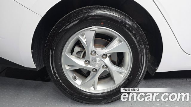Hyundai Avante CN7 1.6 Modern - фото 4
