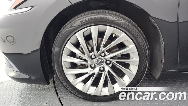 Lexus ES 7-го поколения Luxury Plus - фото 4