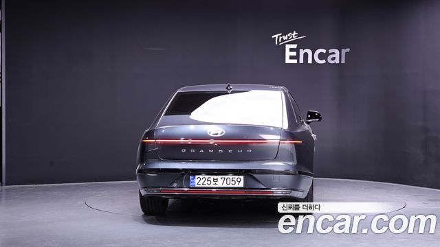 Hyundai Grandeur GN7 2,5 Gasoline 2WD Calligraphy - фото 2