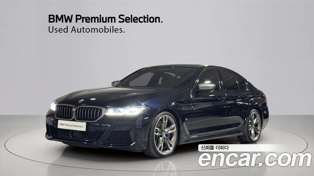 BMW 5-Series G30 M550i xDrive - фото 0