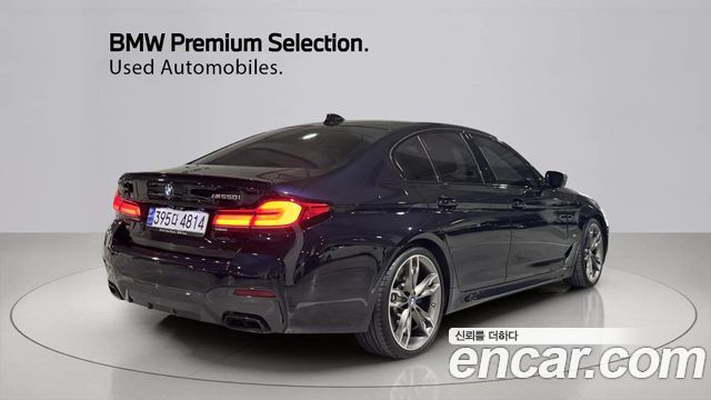 BMW 5-Series G30 M550i xDrive - фото 1