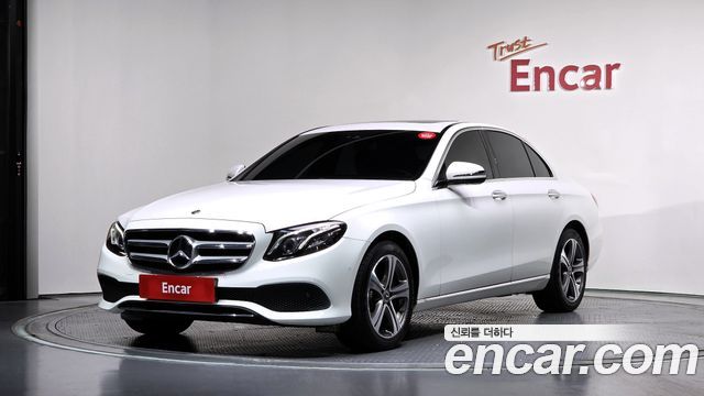 Mercedes-Benz E-Class W213 E220d Avantgarde - фото 0