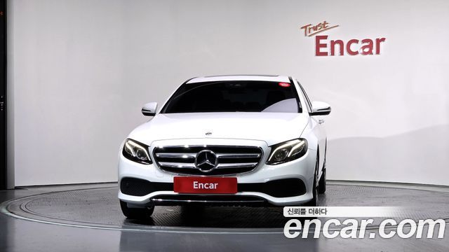 Mercedes-Benz E-Class W213 E220d Avantgarde - фото 2