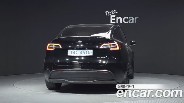 Tesla Model Y Long Range AWD - фото 3