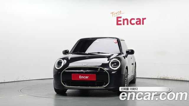 Mini Cooper 4-го поколения SE Favoured - фото 2